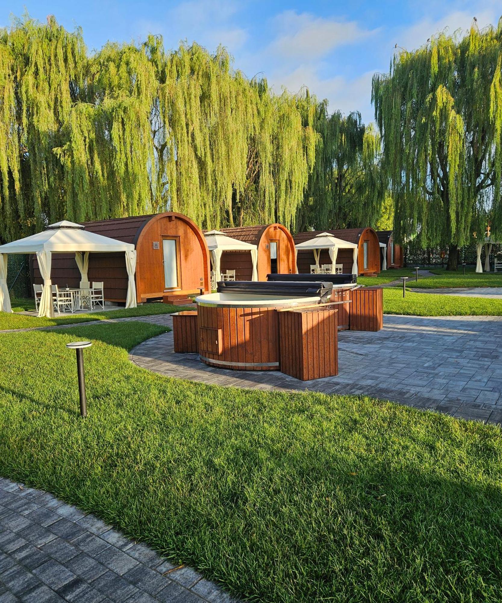 Vicolungo Glamour Lodge & Spa - Free Spa Hot Tub E Sauna מראה חיצוני תמונה