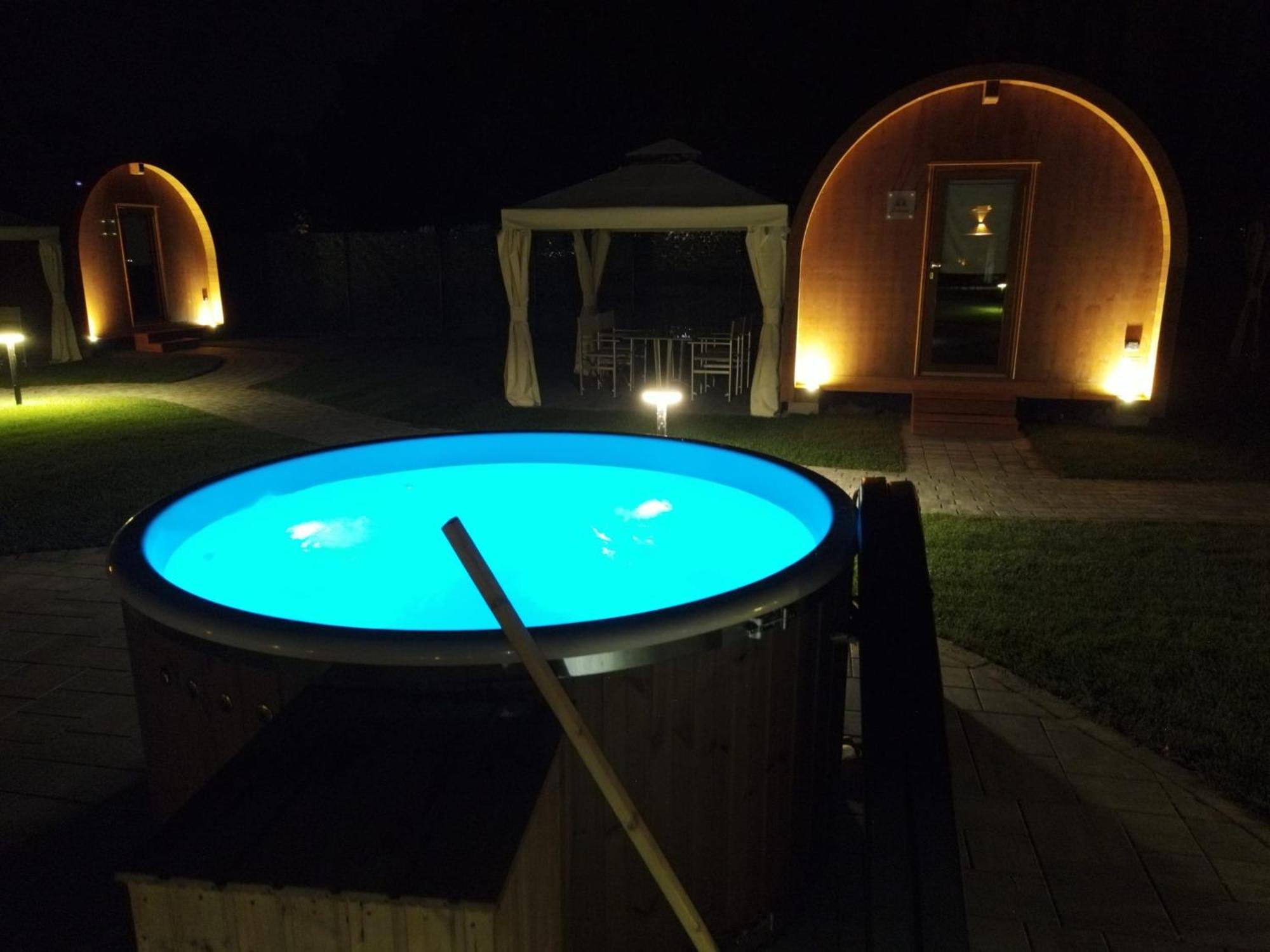 Vicolungo Glamour Lodge & Spa - Free Spa Hot Tub E Sauna מראה חיצוני תמונה