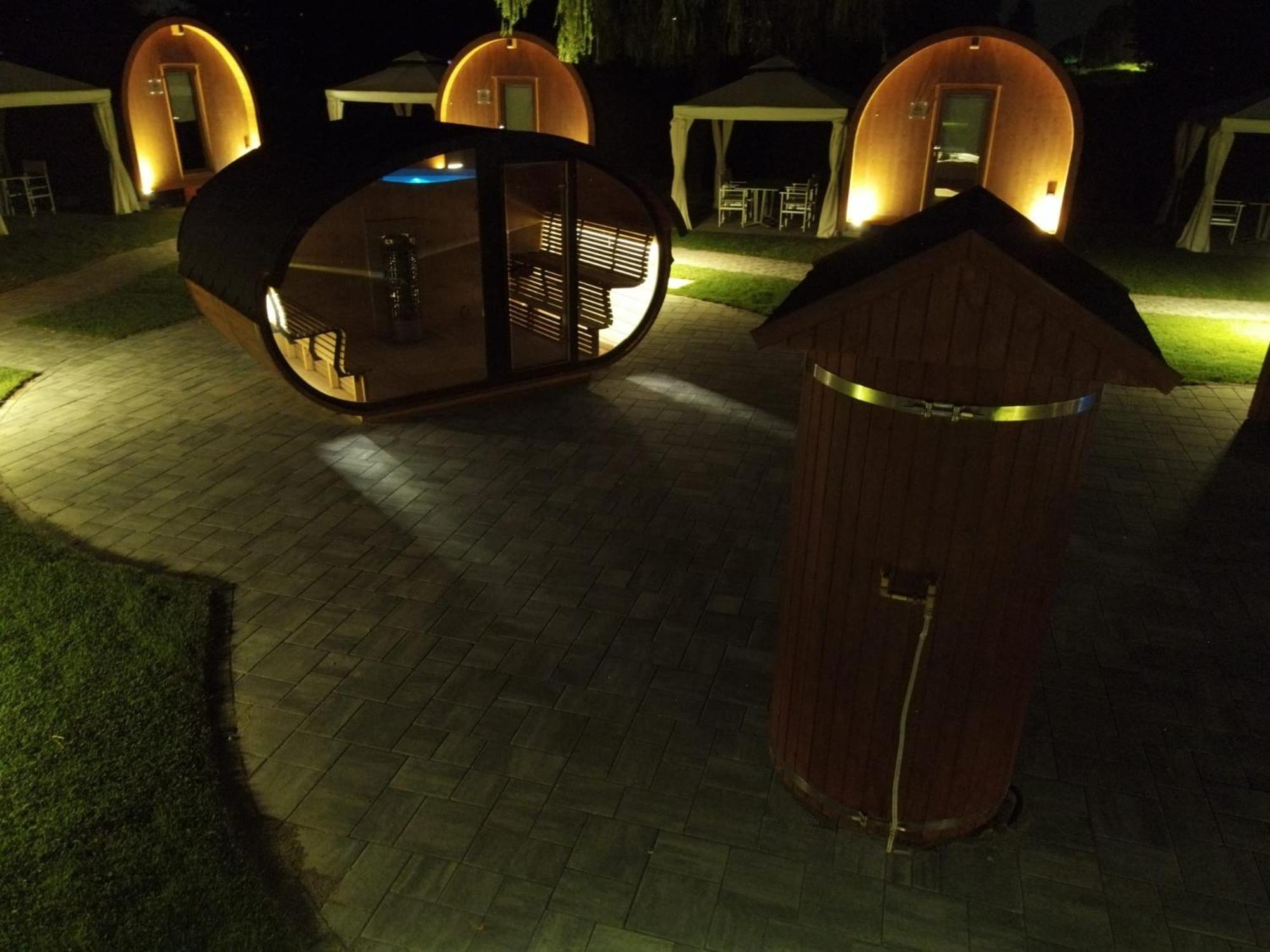 Vicolungo Glamour Lodge & Spa - Free Spa Hot Tub E Sauna מראה חיצוני תמונה