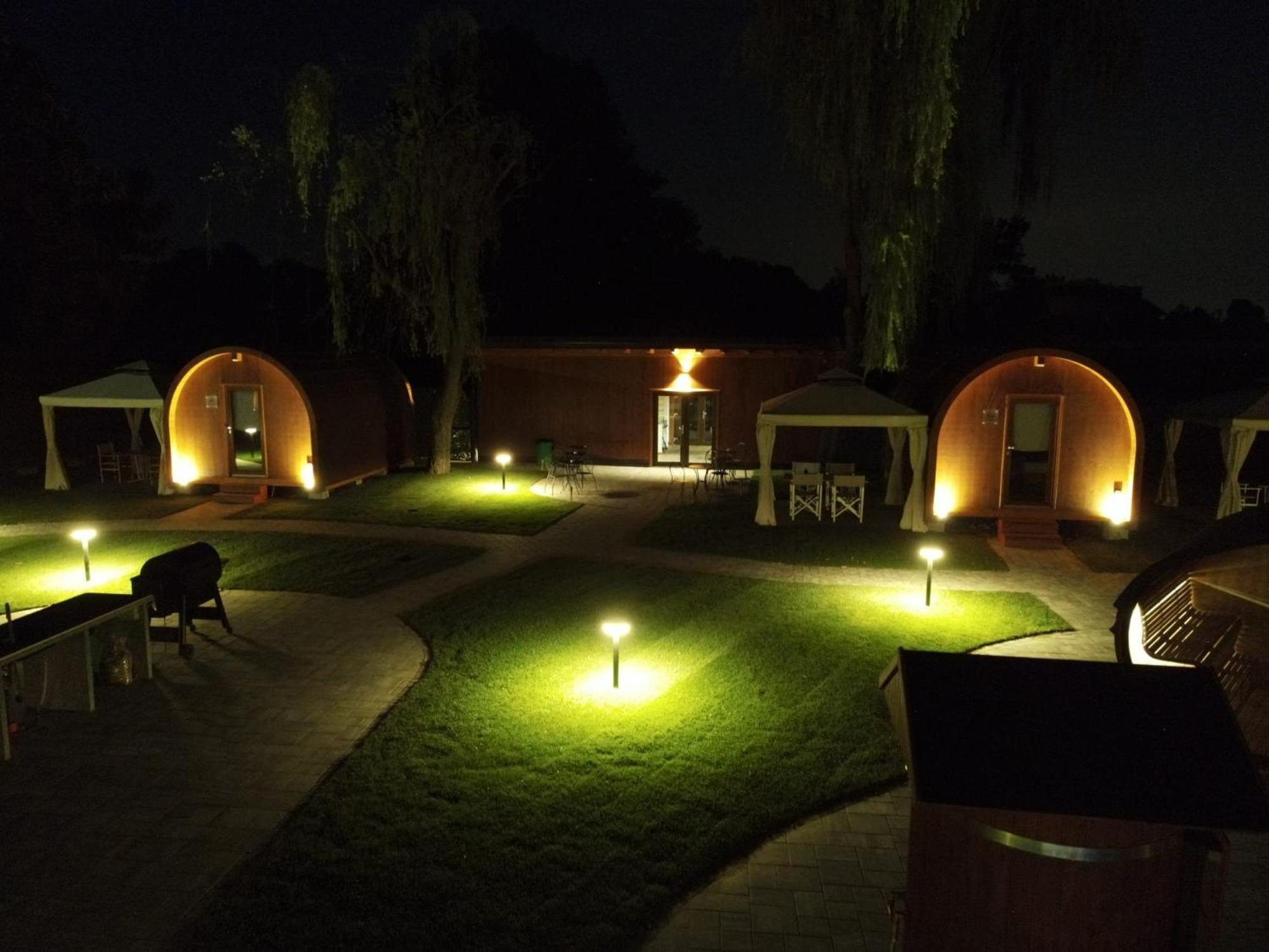 Vicolungo Glamour Lodge & Spa - Free Spa Hot Tub E Sauna מראה חיצוני תמונה