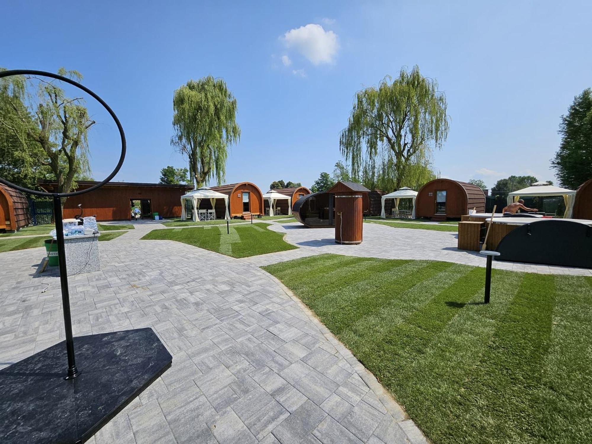 Vicolungo Glamour Lodge & Spa - Free Spa Hot Tub E Sauna מראה חיצוני תמונה