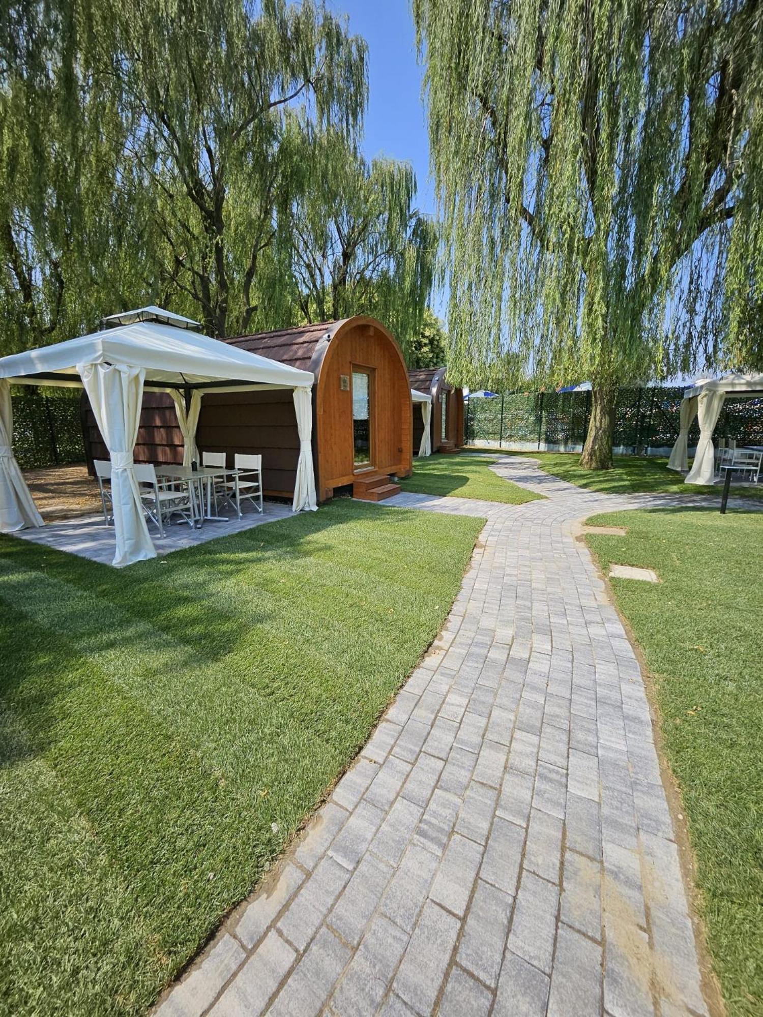 Vicolungo Glamour Lodge & Spa - Free Spa Hot Tub E Sauna מראה חיצוני תמונה