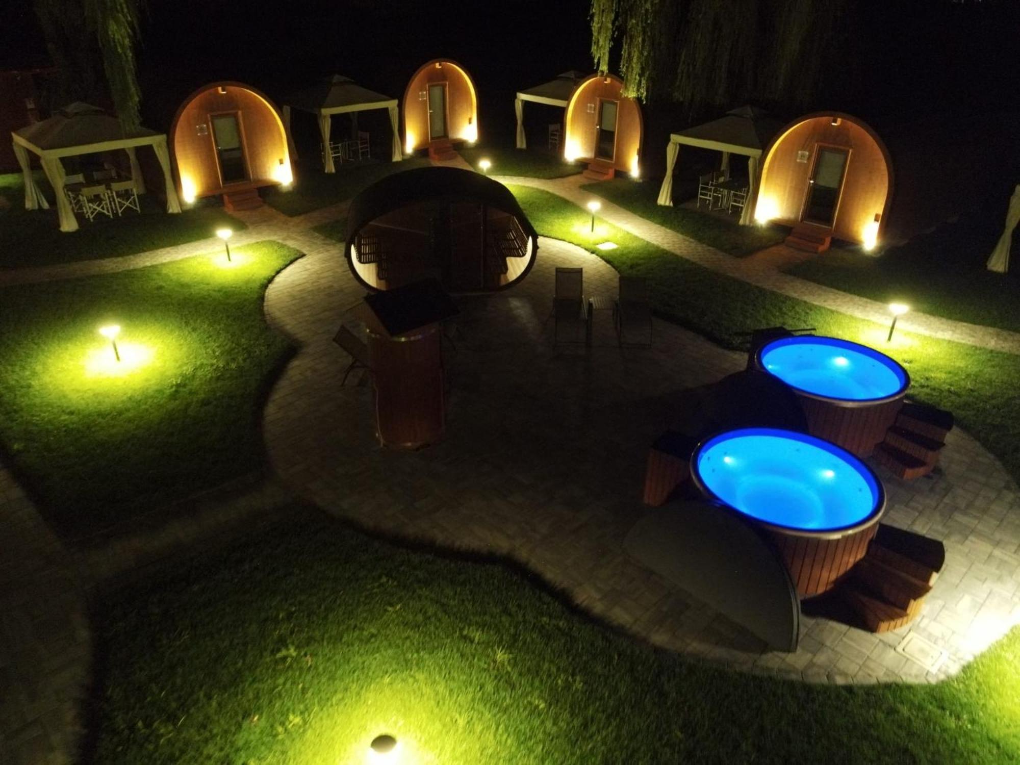 Vicolungo Glamour Lodge & Spa - Free Spa Hot Tub E Sauna מראה חיצוני תמונה